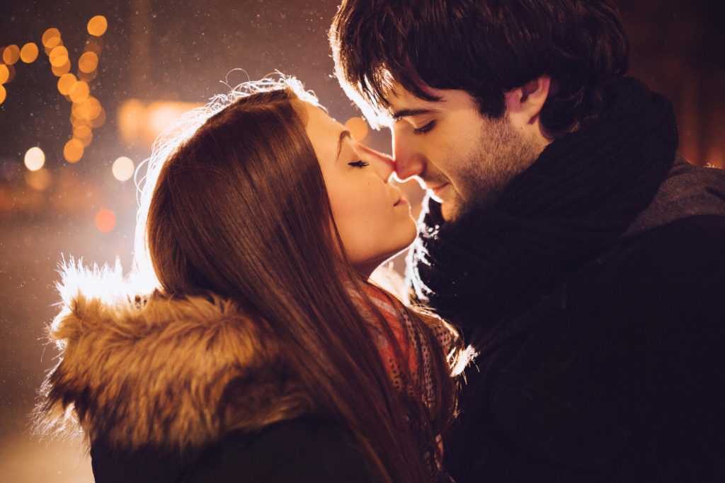 Как правильно целоваться с любимой девушкой с языком: советы и пошаговая инструкция